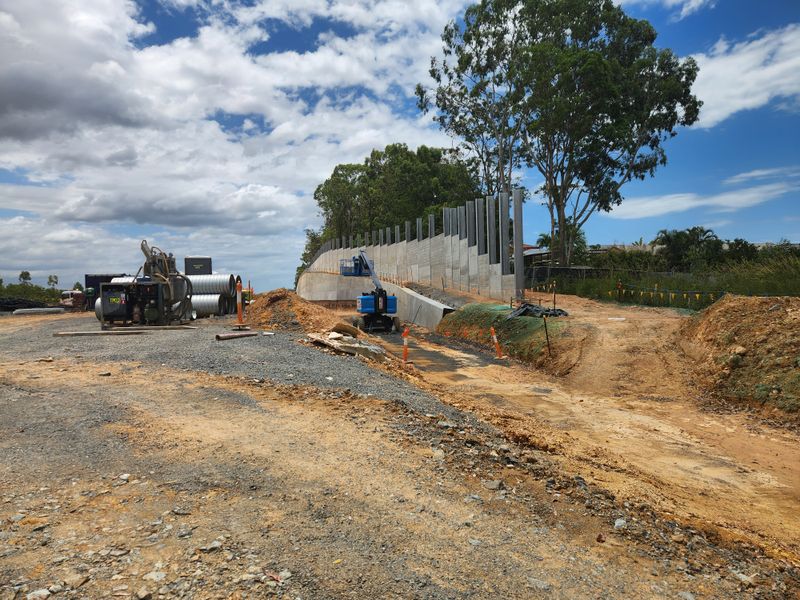 Coomera Connector noise wall construction