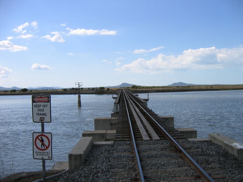 Rail bridge